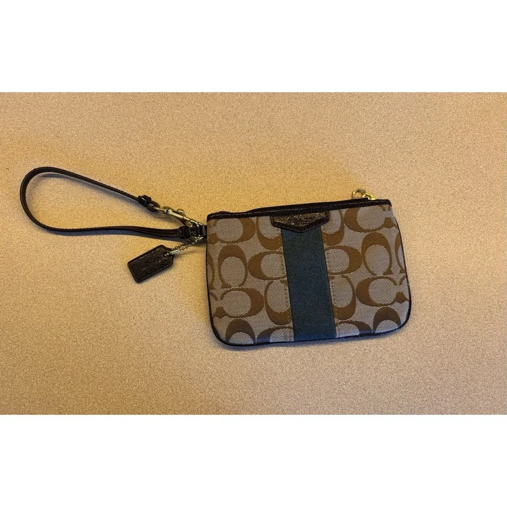 Coach Signature 